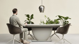 BoConcept przedstawia nowy stół do jadalni Fiorentina Dom, LIFESTYLE - Fiorentina została zaprojektowana, aby cieszyć i zachwycać, dzięki czemu z pewnością przypadnie do gustu wielu miłośnikom designu, zwłaszcza tym, którzy kochają imprezy, a ich życie kręci się wokół kulinarnych emocji.