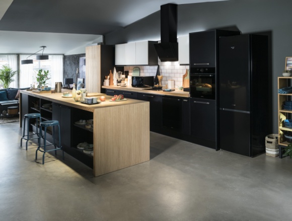 Szlachetny minimalizm w kuchni. Poznaj najnowsze trendy. Dom, LIFESTYLE - Oto najgorętsze trendy sezonu. Biel i czerń na dobre zagościły w naszych domach. Zobacz, jakie dodatki wybrać, aby nasza kuchnia była nowoczesna, modna i koniecznie w ekologicznych trendach.