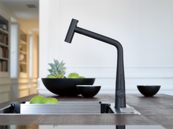 Icon – nowa gwiazda w portfolio Franke Dom, LIFESTYLE - Co sprawia, że przedmiot użytkowy staje się ikoną designu? Czysta, prosta i wyrazista forma. Taka, którą zapamiętujemy i rozpoznajemy na pierwszy rzut oka. To wyjątkowe „coś” ma nowa bateria Icon.