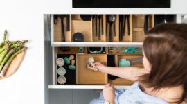 Jak stworzyć przyjazną kuchnię? Dom, LIFESTYLE - Kuchnia to miejsce, gdzie koncentruje się życie codzienne wszystkich domowników. To tutaj spędza się najwięcej czasu w gronie rodzinnym, nie tylko podczas spożywania posiłków.