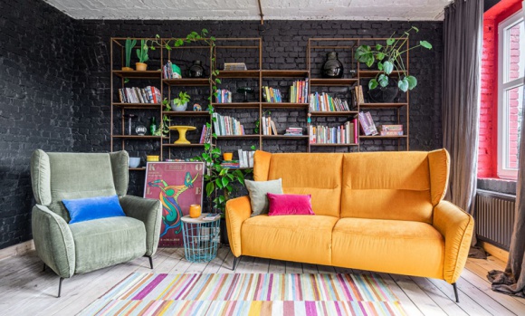 Cztery kroki do wyboru idealnej sofy Dom, LIFESTYLE - Sofa stanowi niezbędny element wyposażenia każdego salonu. Począwszy od długich rozmów z przyjaciółmi, poprzez popołudniową drzemkę, po rodzinny wieczór filmowy – jedno jest pewne – mebel ten będzie używany codziennie przez wszystkich domowników.
