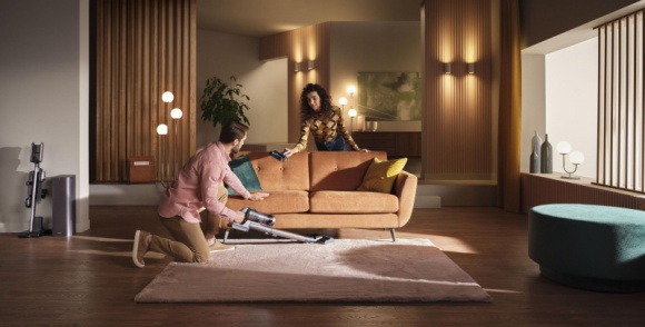 Moc odkurzania „Dla wygody” - Samsung Jet™ w promocji z prezentem Dom, LIFESTYLE - W Nowym Roku codzienne domowe obowiązki nie znikną, ale możemy uczynić je mniej uciążliwymi. Pomoże nam w tym dobra organizacja czasu i zaangażowanie domowników, ale także zaawansowane technologie, dzięki którym porządki będą przebiegały szybciej i sprawniej.